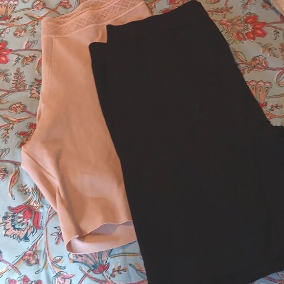 Bundle of Marilyn Monroe and Vassarette Shapers - Picture 5 of 6